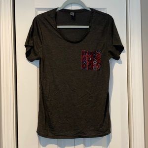 Gray pocket tee size Small